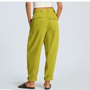 Everlane Relaxed Chino key lime size 6